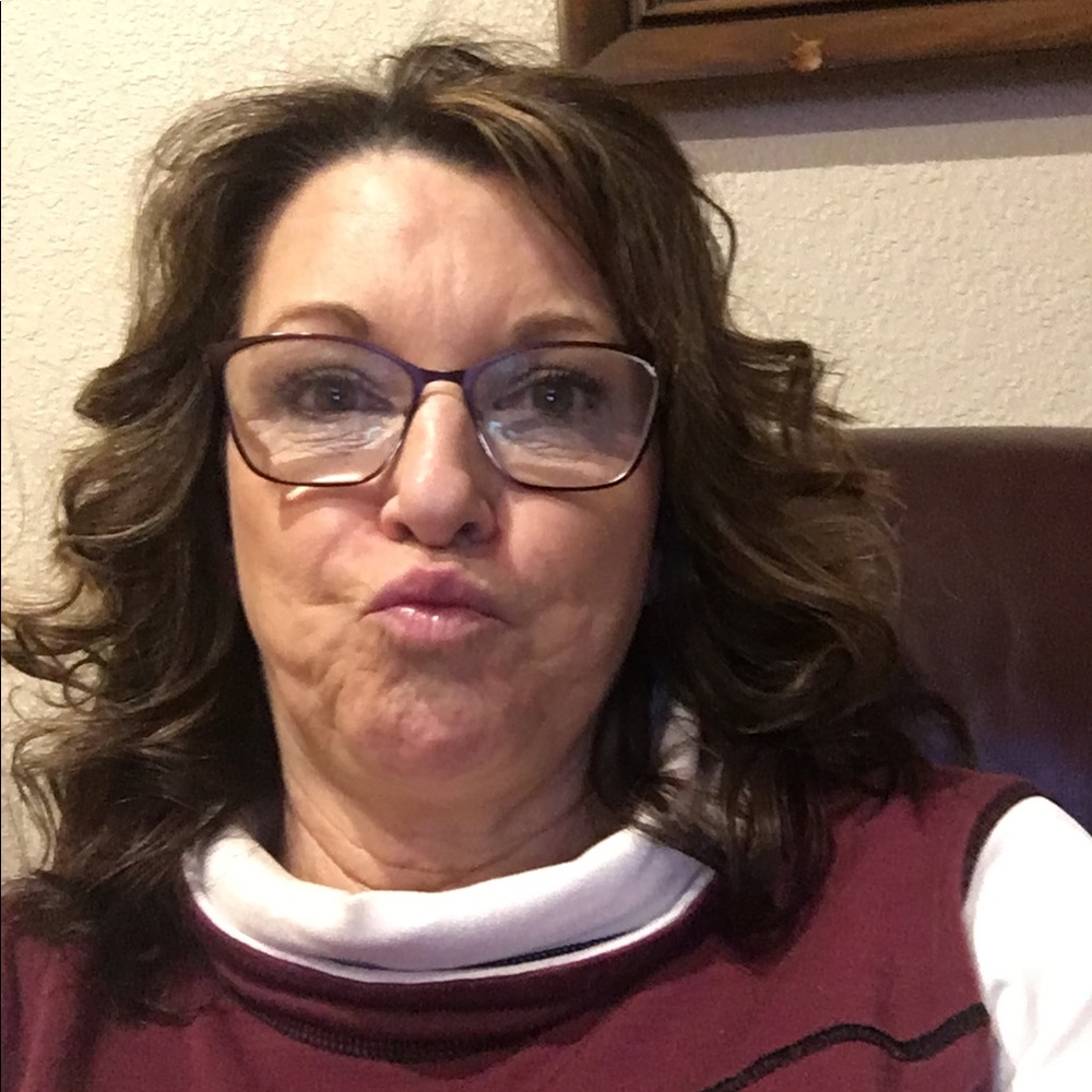 Meet your Posher, Denise